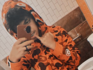 Playboikila in a mirror